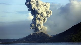 Erupção explosiva de vulcão e onda de choque [upl. by Neellok]