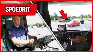 Rijles met zwaailicht en sirenes  Brandweervloggers Rick amp Richard  VLOG30 [upl. by Aynor]