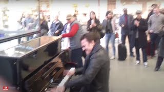 Pro pianist draws a crowd from nowhere [upl. by Lewak854]