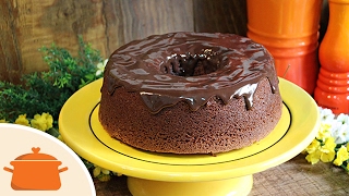 Como Fazer Bolo de Chocolate Fofinho  Receita Prática [upl. by Desi]