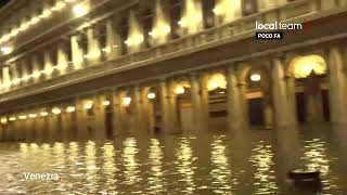 LIVE Acqua alta storica a Venezia diretta video [upl. by Lesna421]