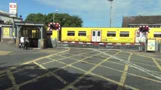 Birkdale Level Crossing [upl. by Atsirhcal523]