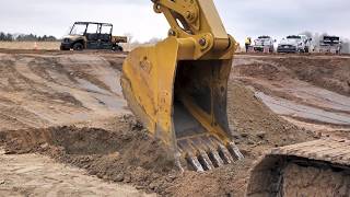 How to Use 2D Grade Control on Cat Excavator [upl. by Canfield]