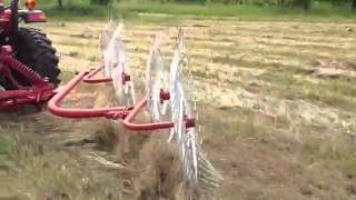 Vicon wheel rake 2 Gwinnfarm [upl. by Akayas775]