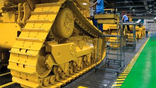 ▶️DOZER MANUFACTURING🚧2025 Bulldozer Assembly line CAT Dressta John Deere How its made USA [upl. by Sacttler327]